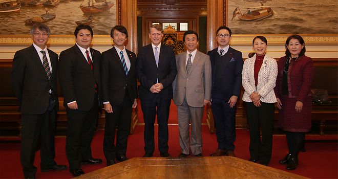 Gruppenfoto Erster Vizepräsident Wersich mit einer Delegation aus Kobe