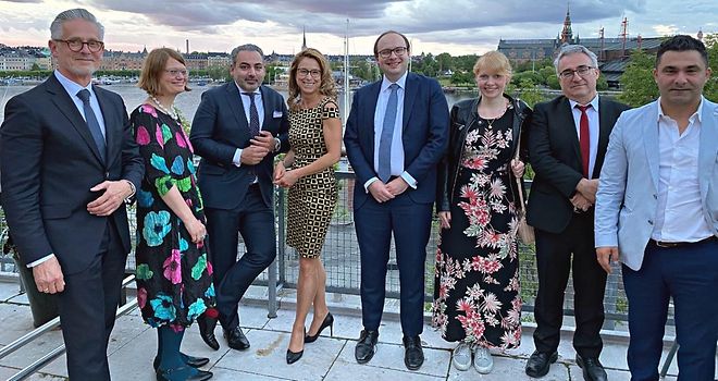 Gruppenfoto der BSPC-Delegation der Hamburgischen Bürgerschaft auf einem Balkon in Stockholm
