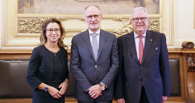 Präsidentin Carola Veit, Botschafter Geert Muylle und Rainer Schöndube, belgischer Honorarkonsul.