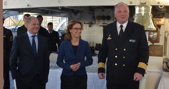 Präsidentin traf sich heute mit Kapitän des Patenschiffes Gorch Fock