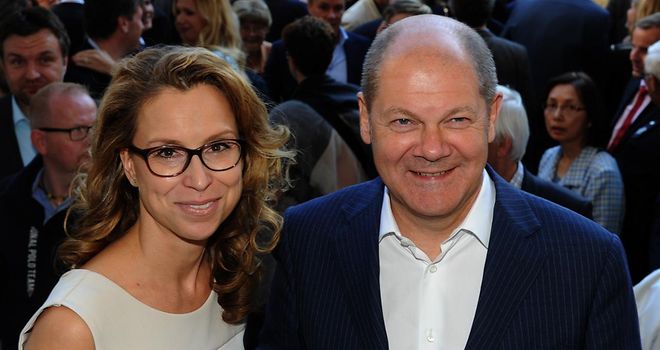 Carola Veit und Olaf Scholz beim Parlamentarischen Sommerfest 2016